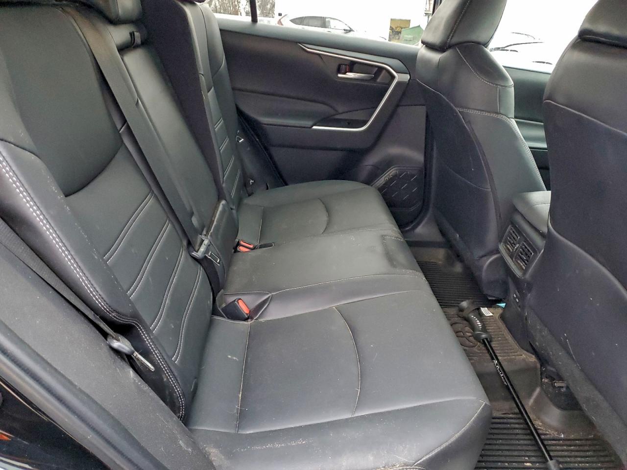 2022 TOYOTA RAV4 XLE PREMIUM photo 11