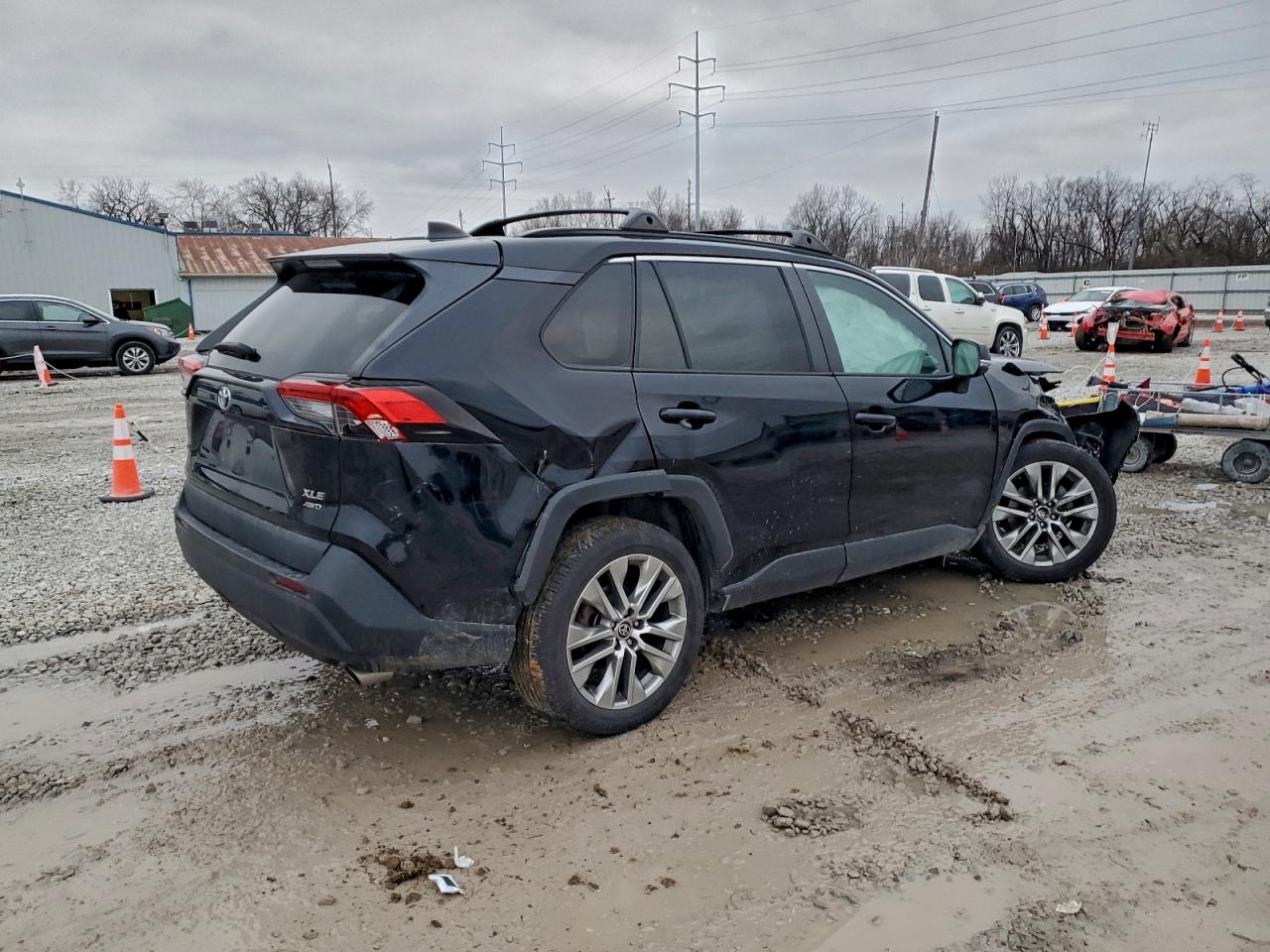 2022 TOYOTA RAV4 XLE PREMIUM photo 3