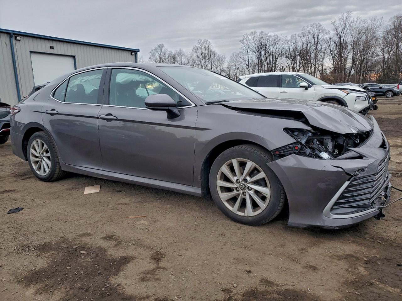 2023 TOYOTA CAMRY LE photo 4
