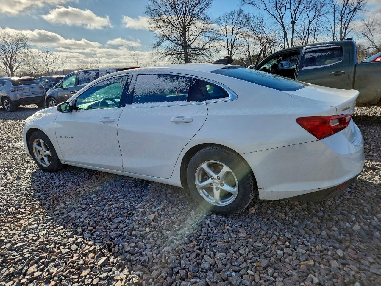 2017 CHEVROLET MALIBU LS photo 4