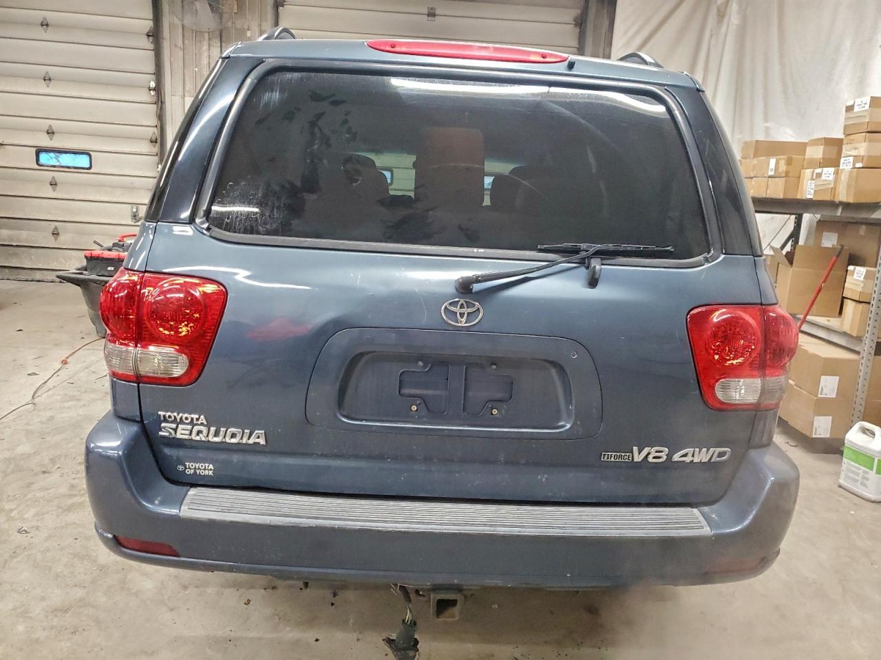 2006 TOYOTA SEQUOIA SR5 photo 6