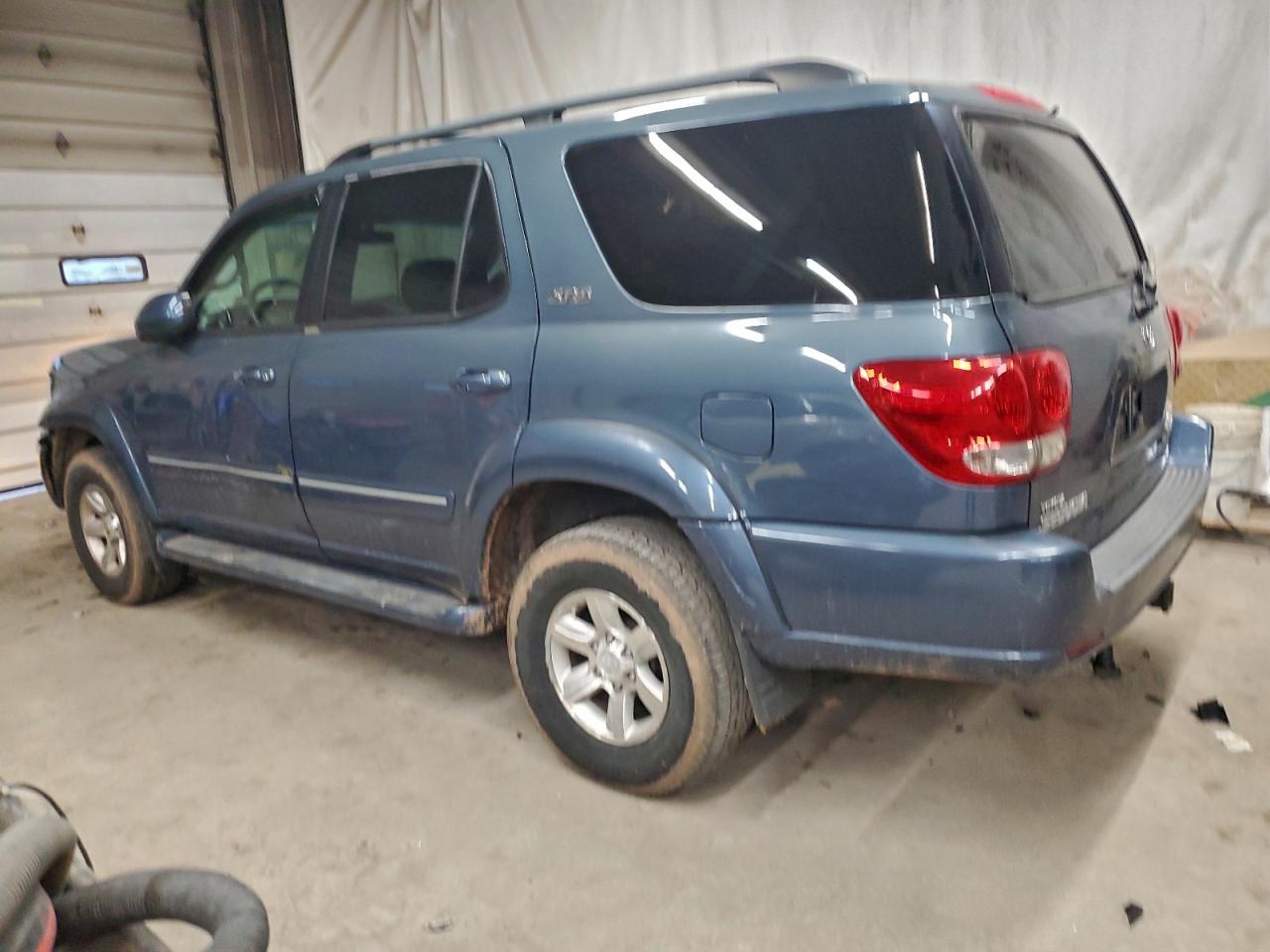 2006 TOYOTA SEQUOIA SR5 photo 2