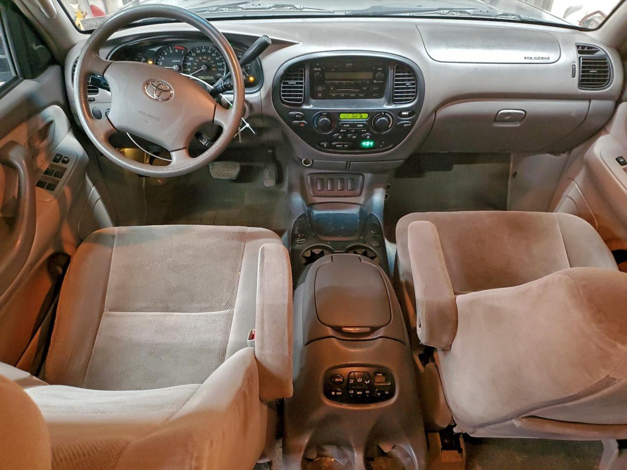 2006 TOYOTA SEQUOIA SR5 photo 8