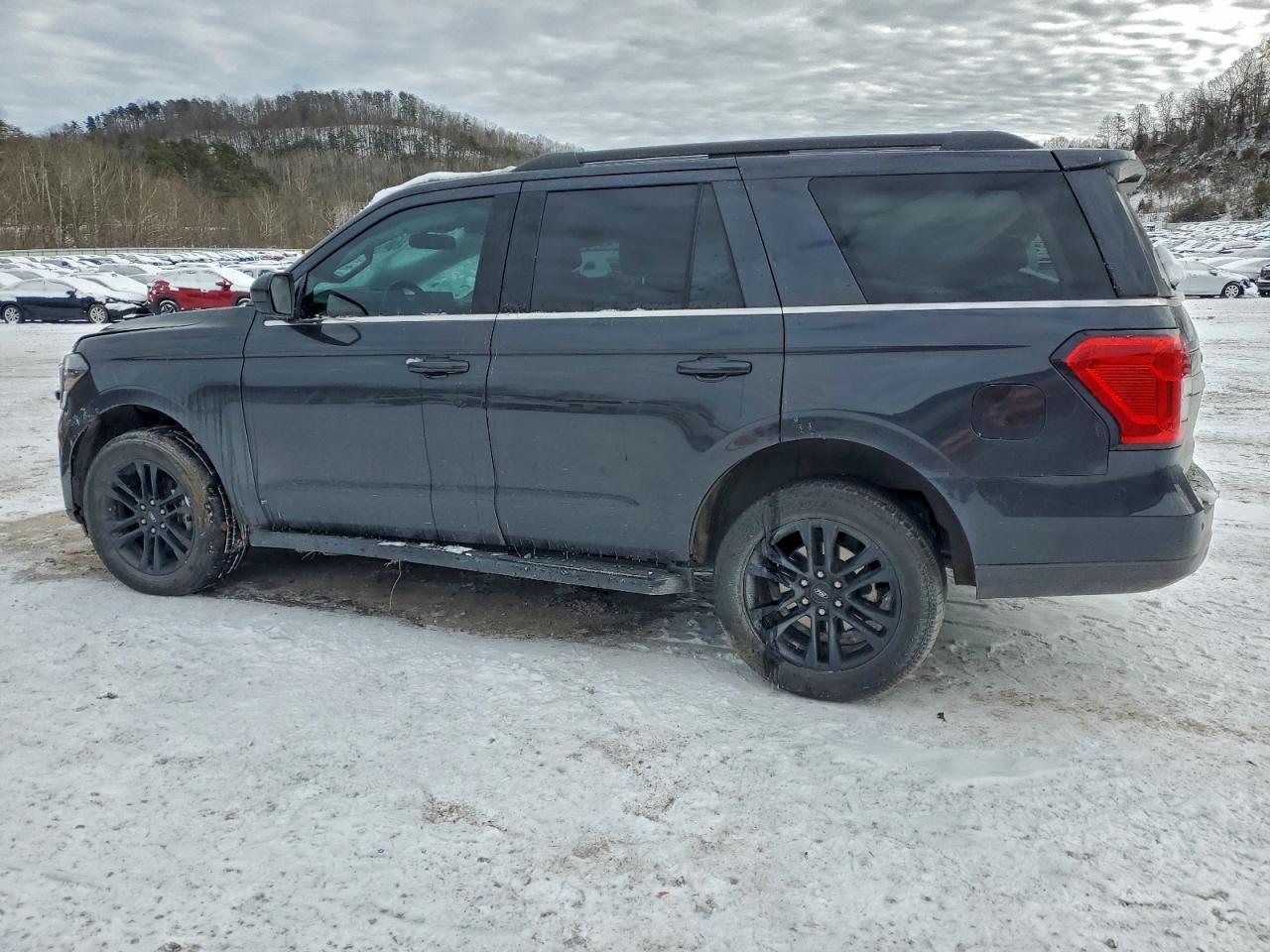 2024 FORD EXPEDITION XLT photo 2