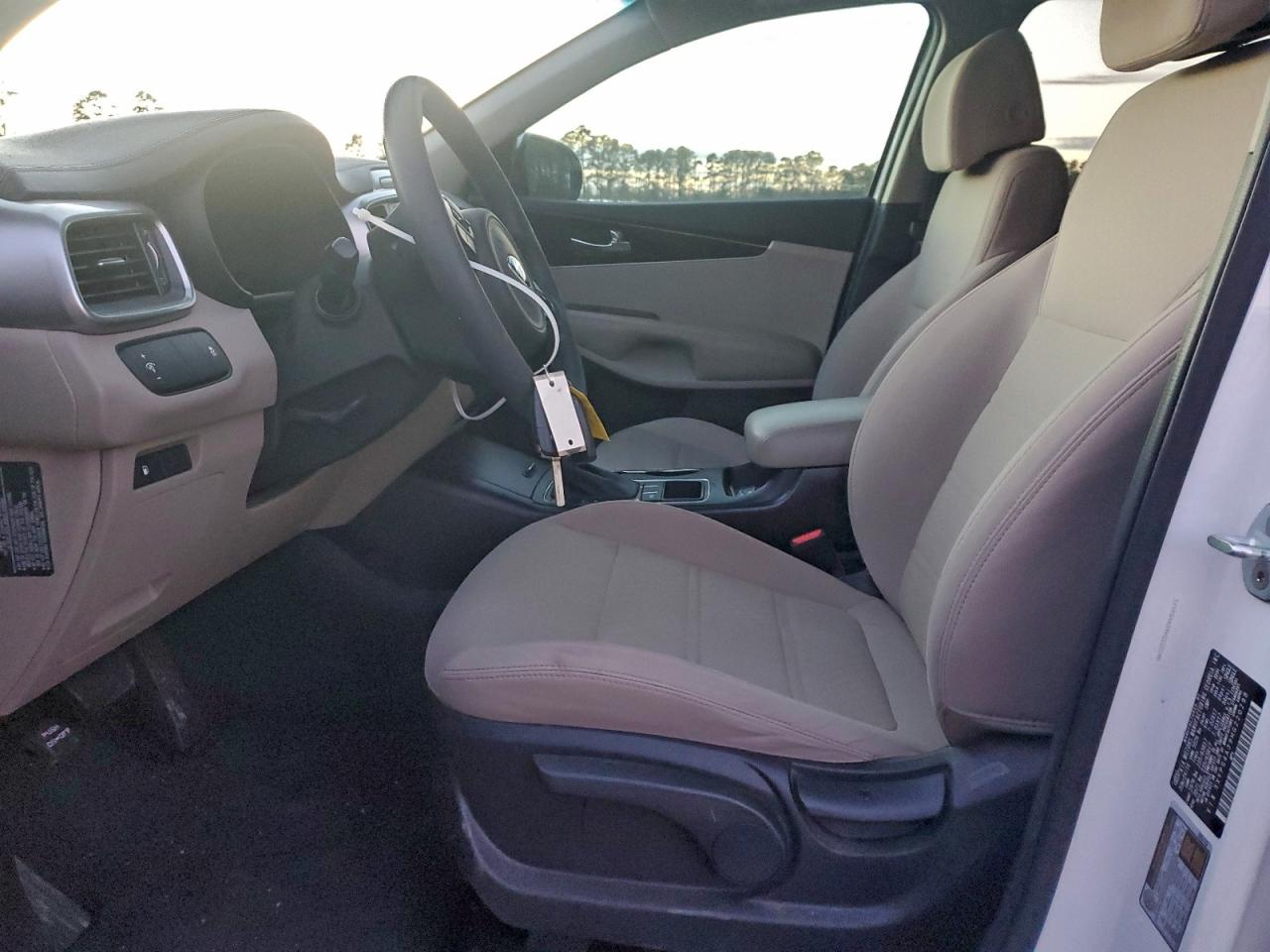 2017 KIA SORENTO LX photo 7
