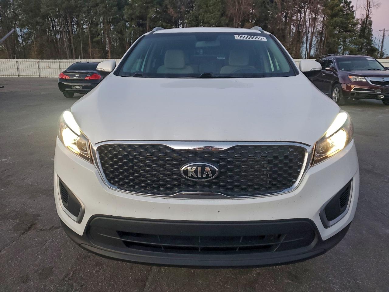 2017 KIA SORENTO LX photo 5