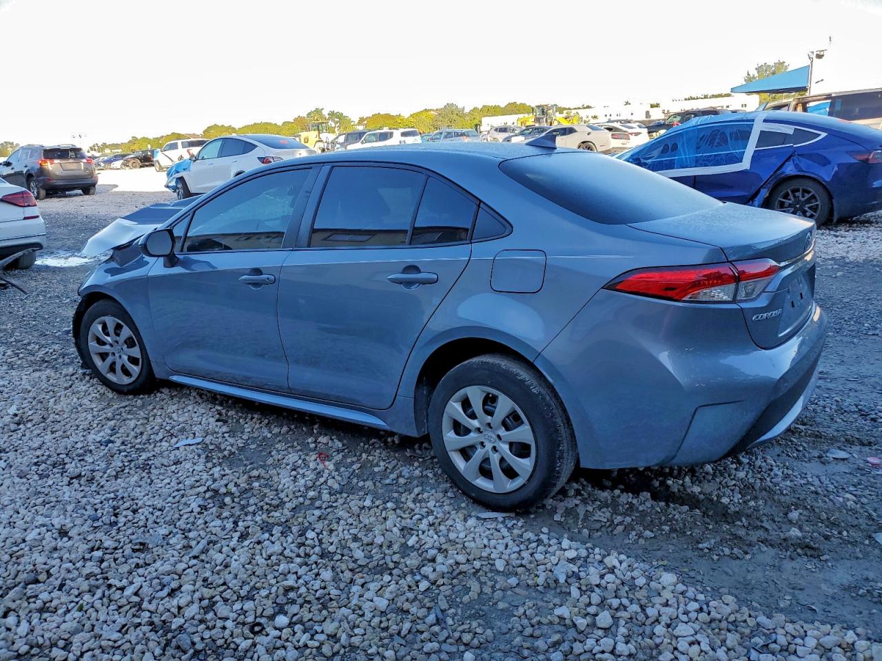 2021 TOYOTA COROLLA LE photo 2