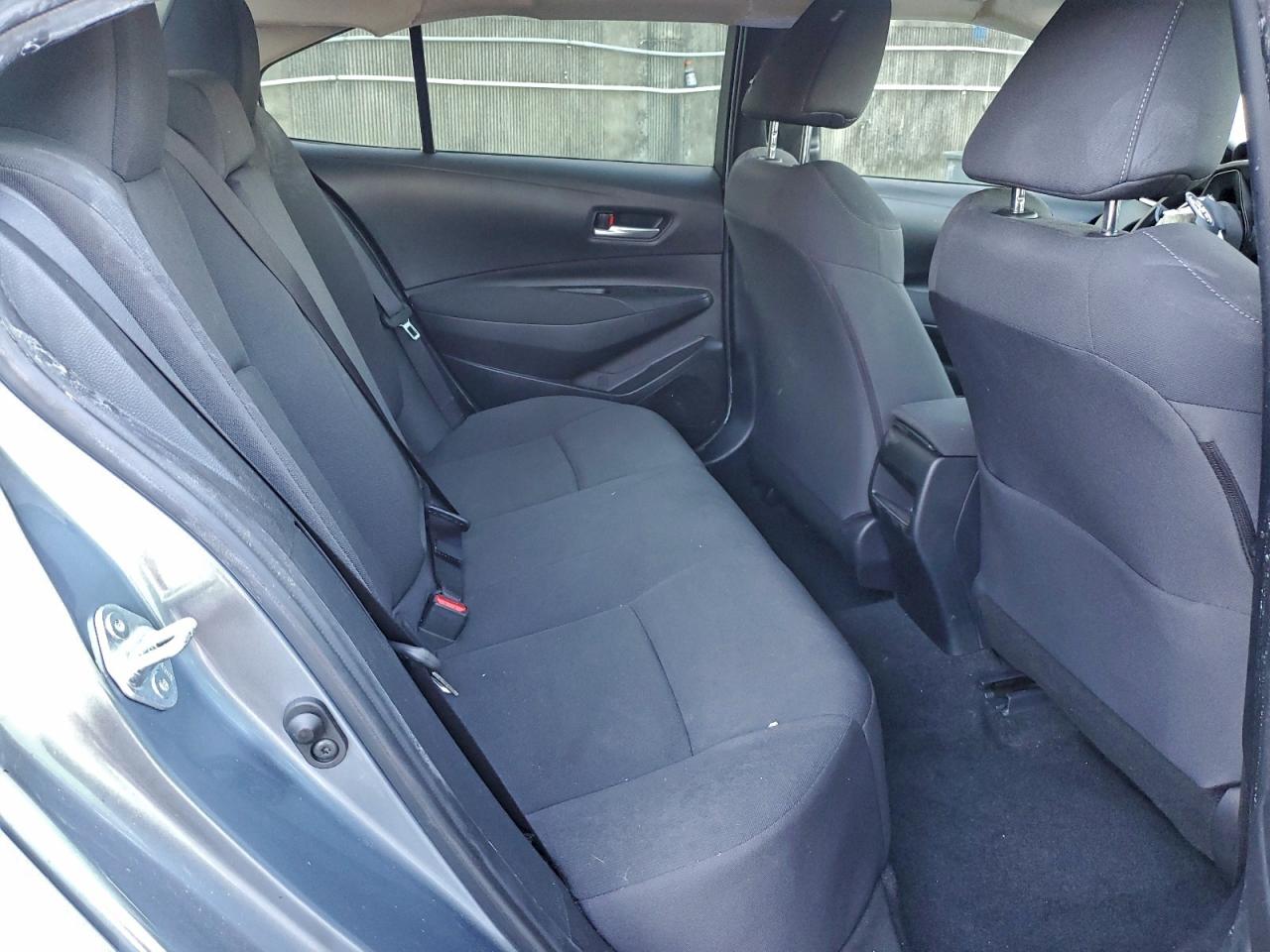 2021 TOYOTA COROLLA LE photo 10