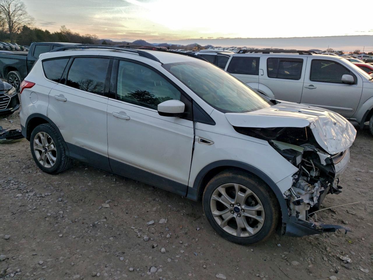2013 FORD ESCAPE SE photo 4