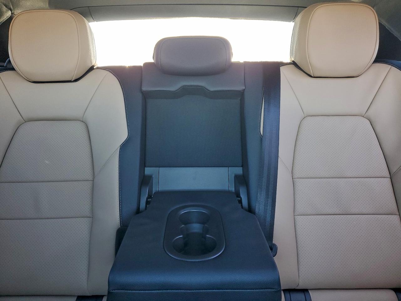 2025 PORSCHE CAYENNE photo 10