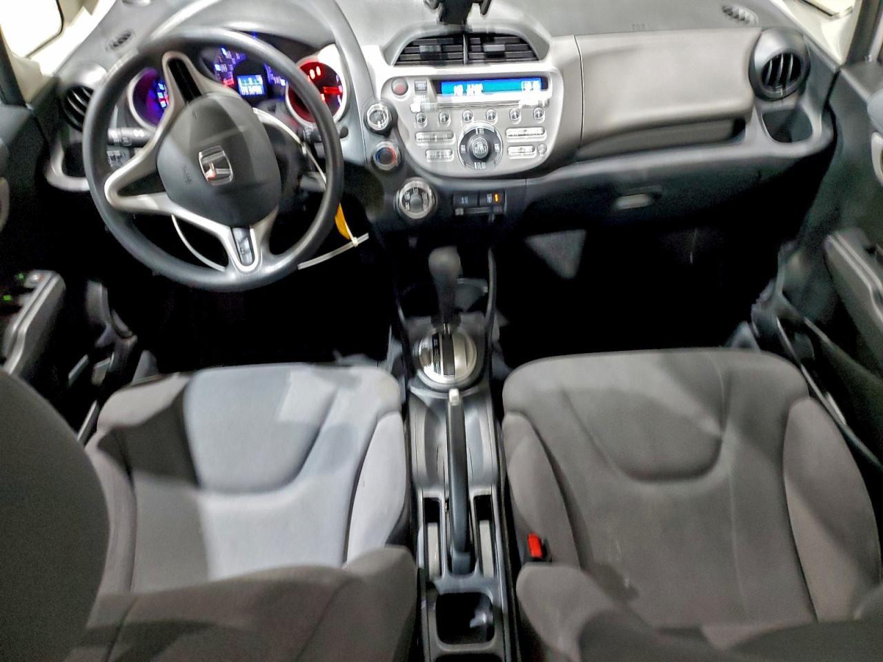 2013 HONDA FIT photo 8
