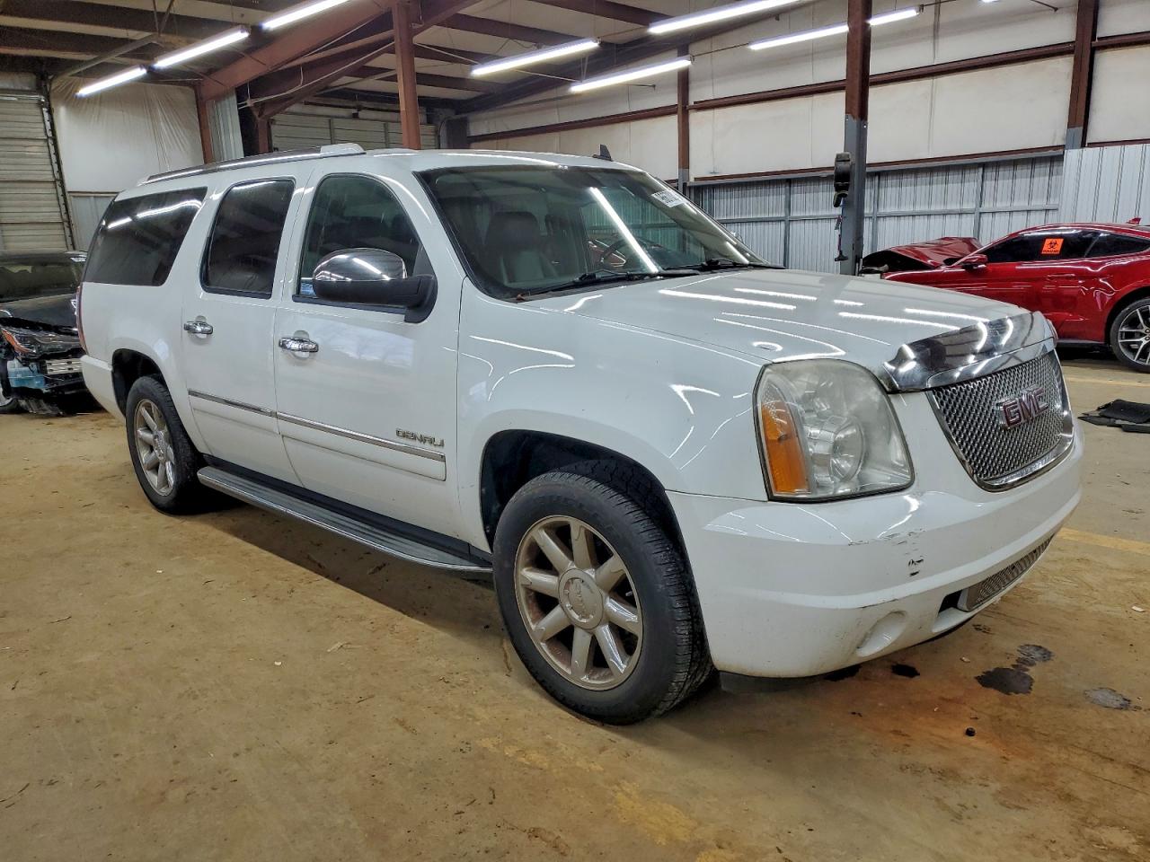 2011 GMC YUKON XL DENALI photo 4