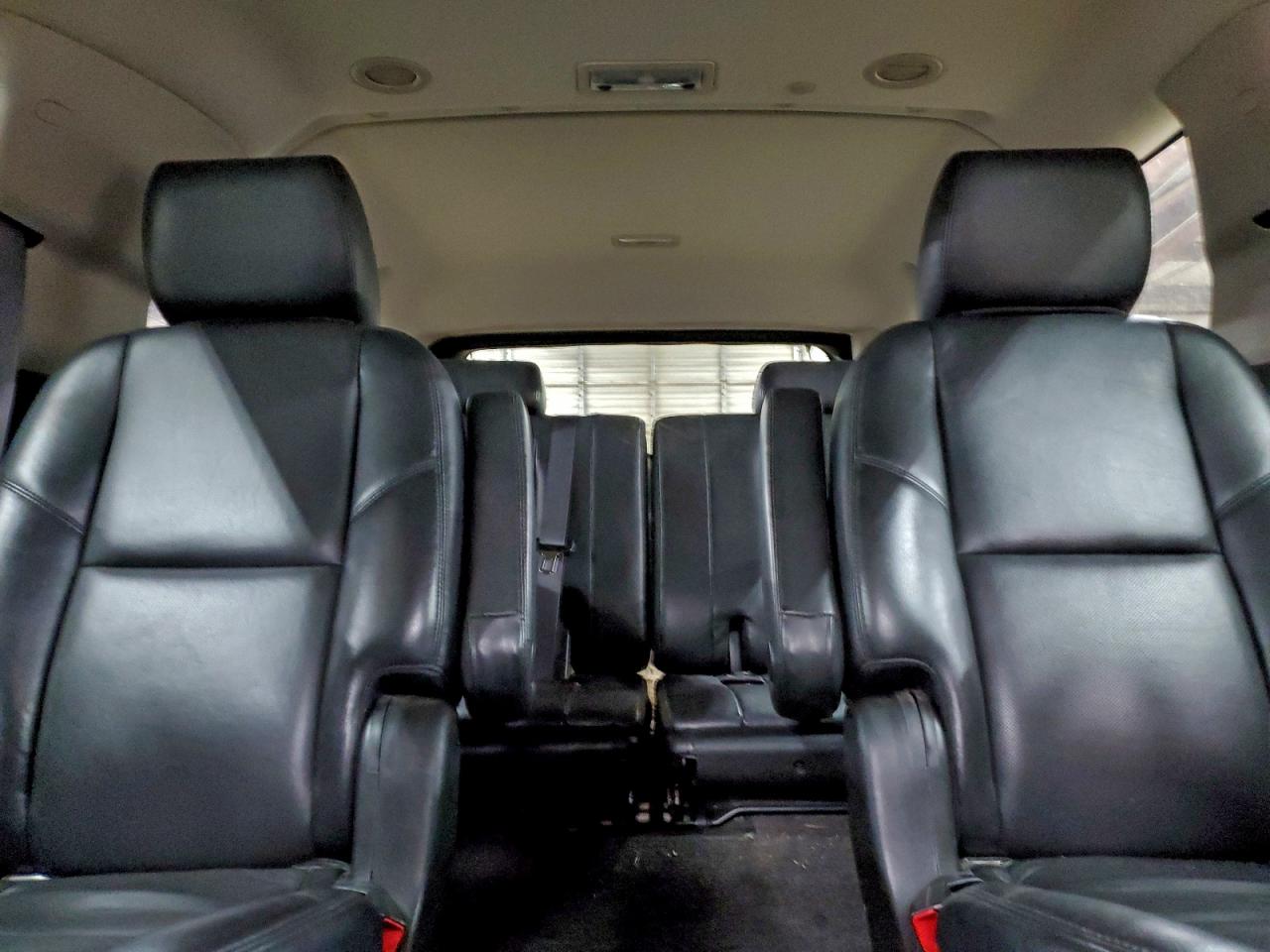 2011 GMC YUKON XL DENALI photo 10