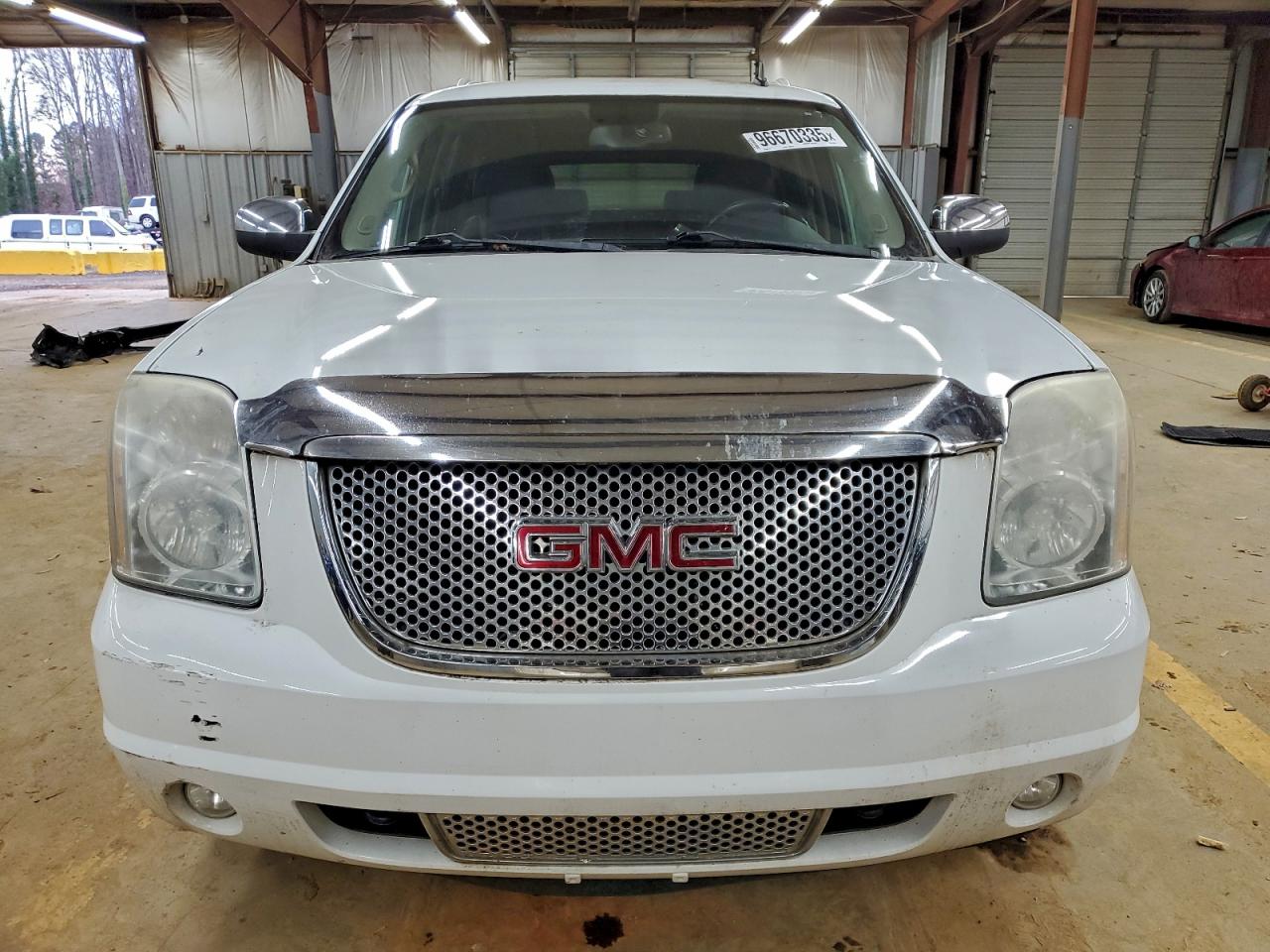 2011 GMC YUKON XL DENALI photo 5