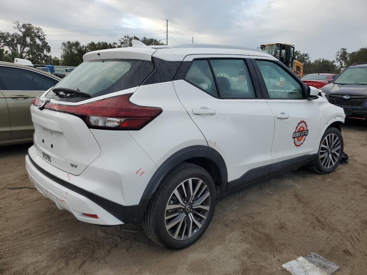 2021 NISSAN KICKS SV photo 3