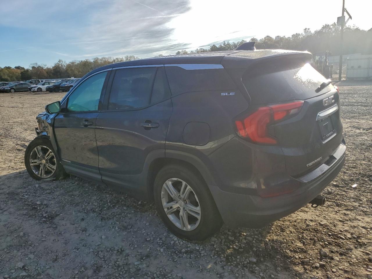 2019 GMC TERRAIN SLE photo 2
