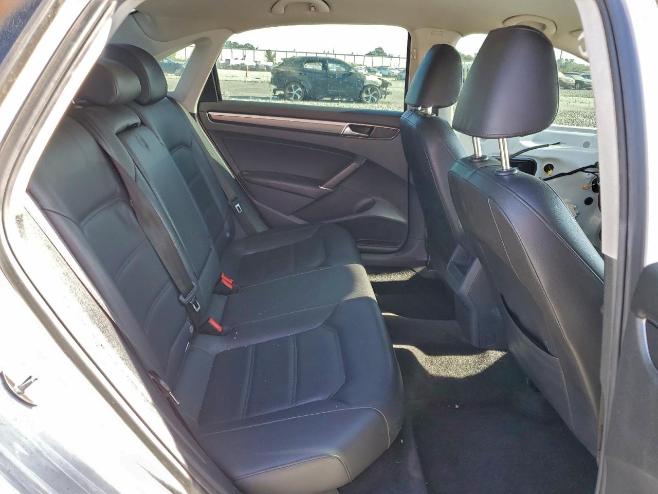 2018 VOLKSWAGEN PASSAT S photo 10