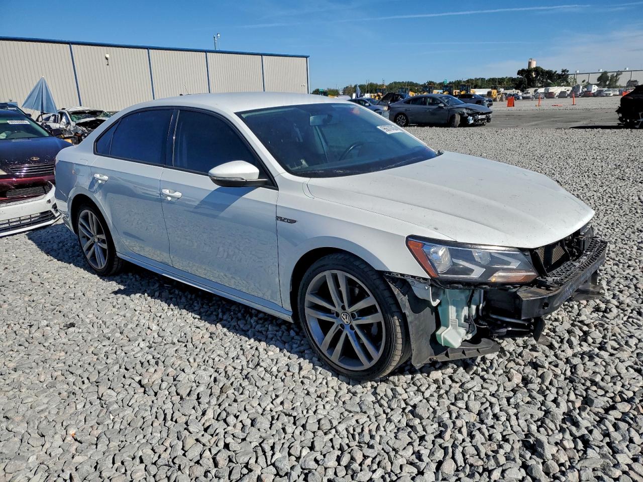 2018 VOLKSWAGEN PASSAT S photo 4