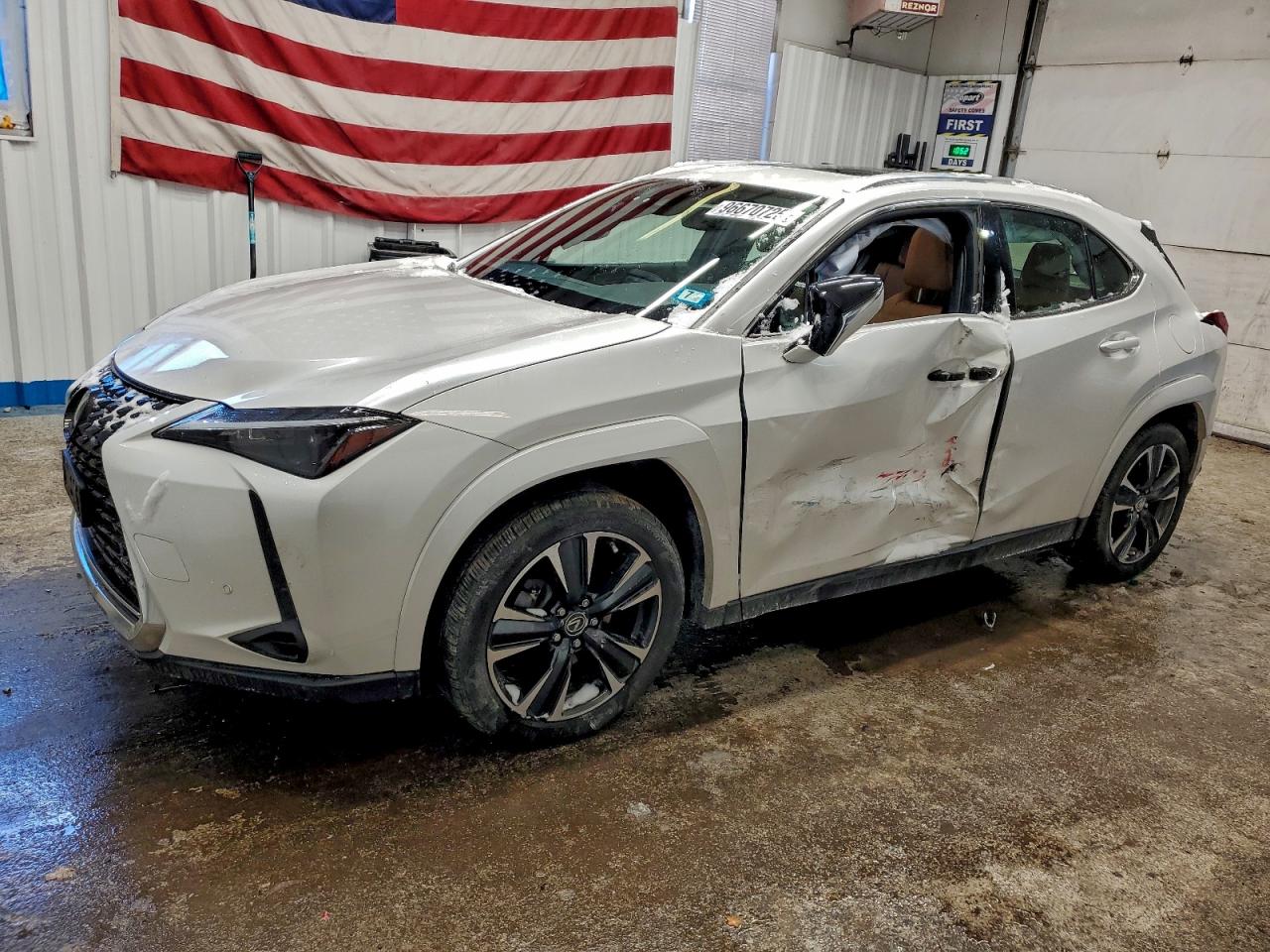 2023 LEXUS UX