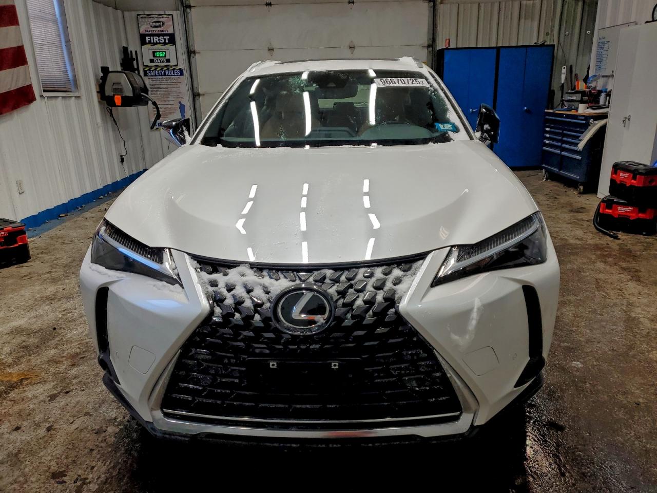 2023 LEXUS UX 250H PREMIUM photo 5