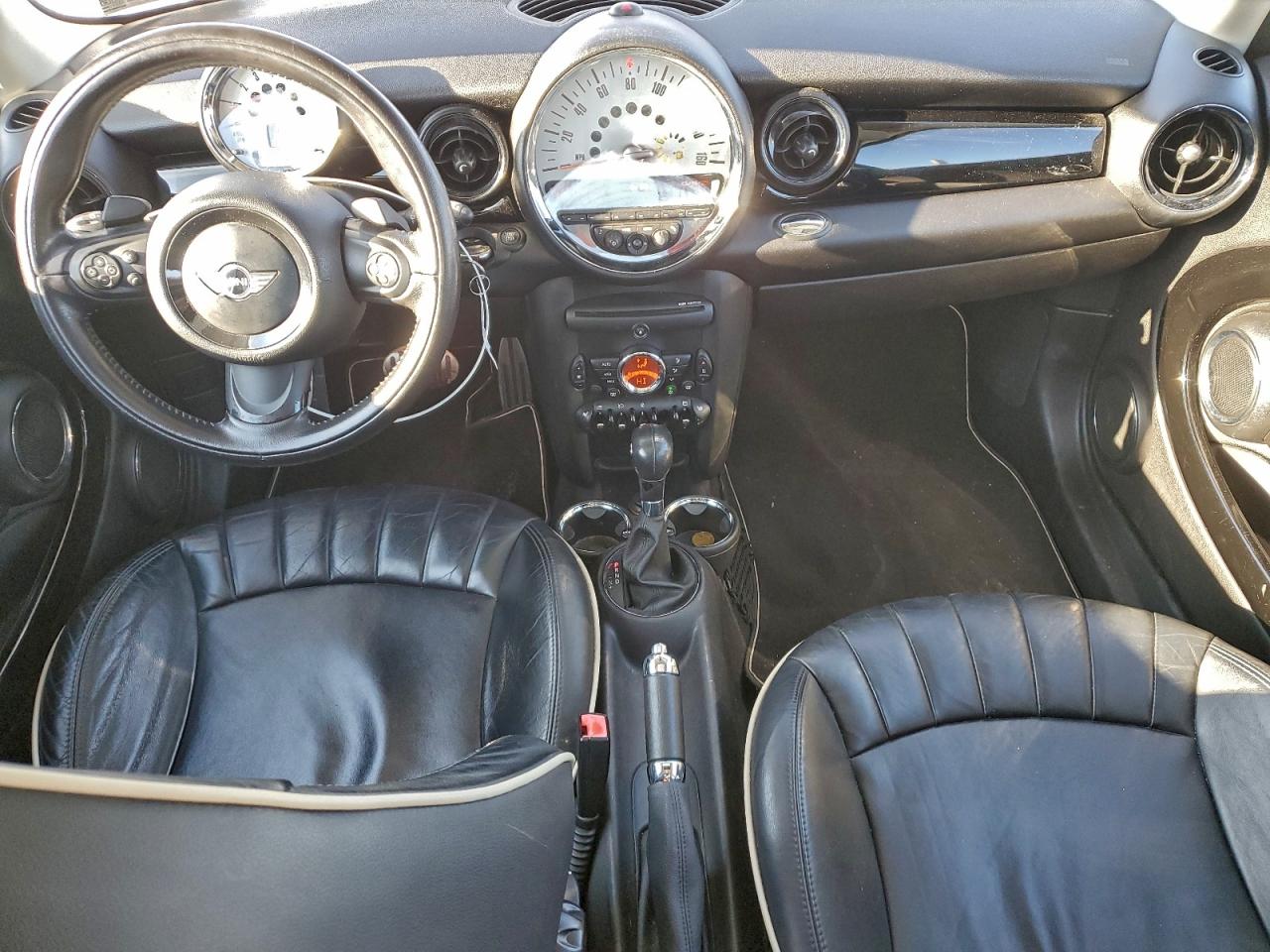 2012 MINI COOPER S photo 8