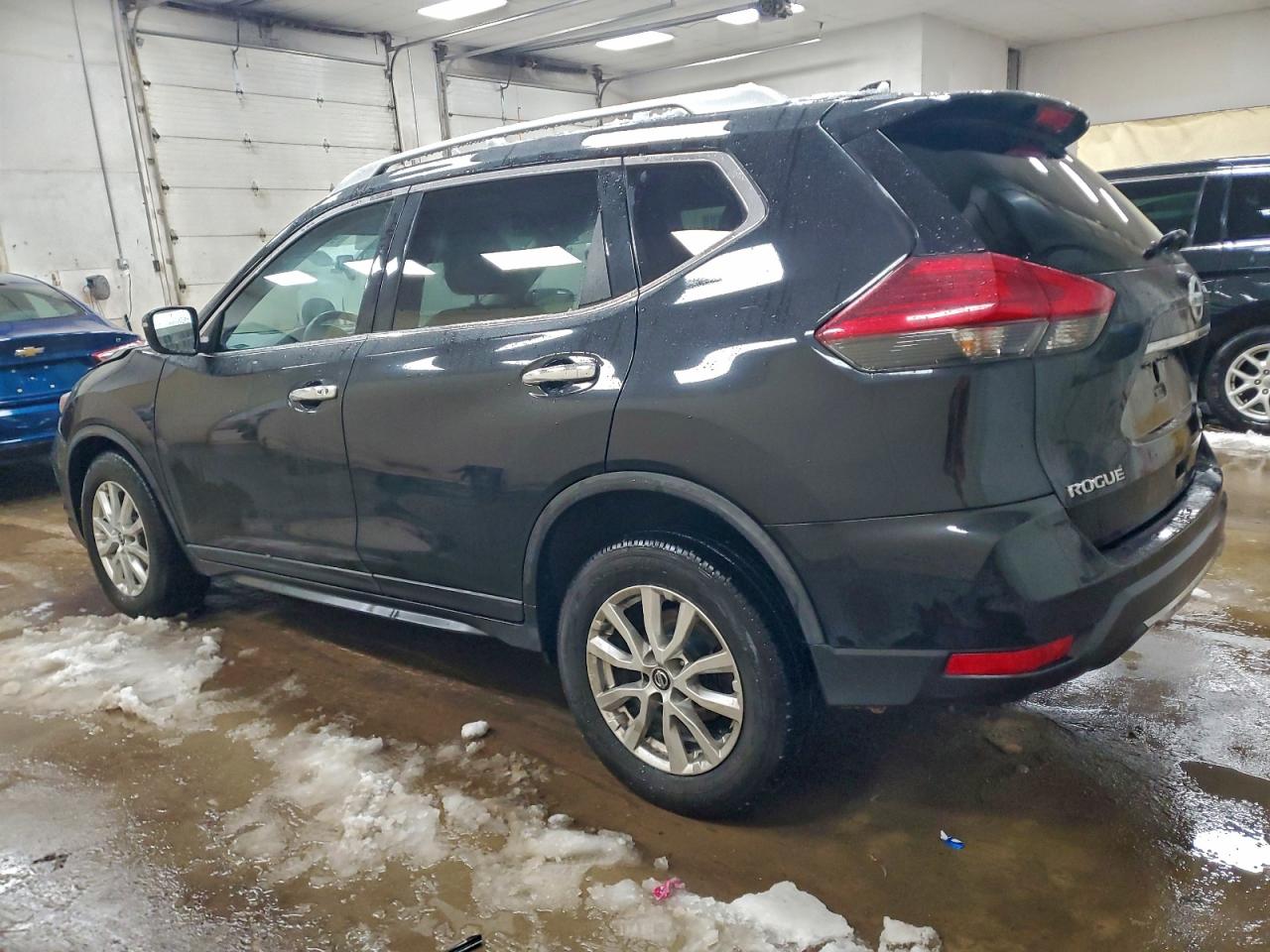 2017 NISSAN ROGUE S photo 2