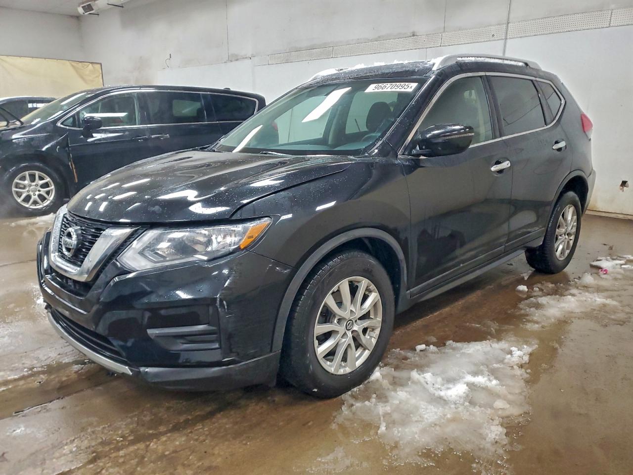 2017 NISSAN ROGUE