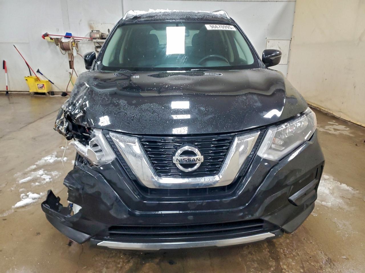 2017 NISSAN ROGUE S photo 5
