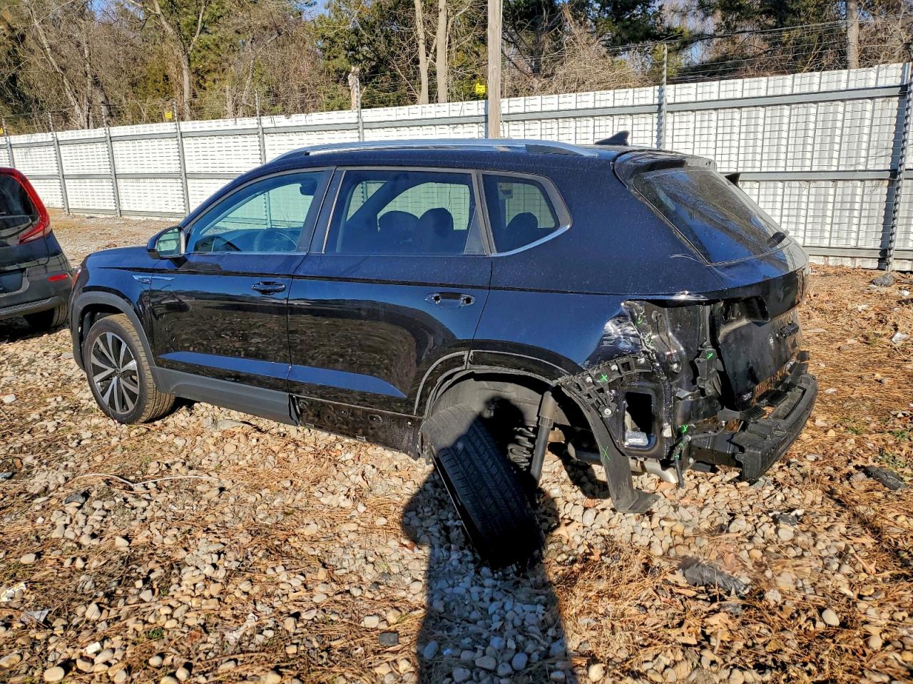 2024 VOLKSWAGEN TAOS SE photo 2