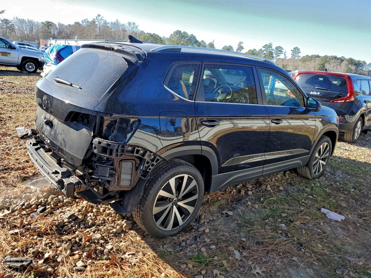 2024 VOLKSWAGEN TAOS SE photo 3