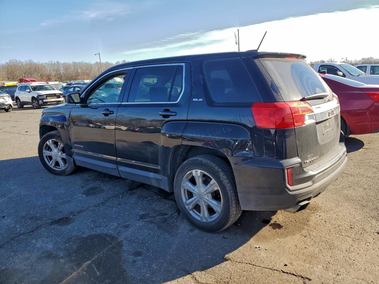 2017 GMC TERRAIN SLE photo 2