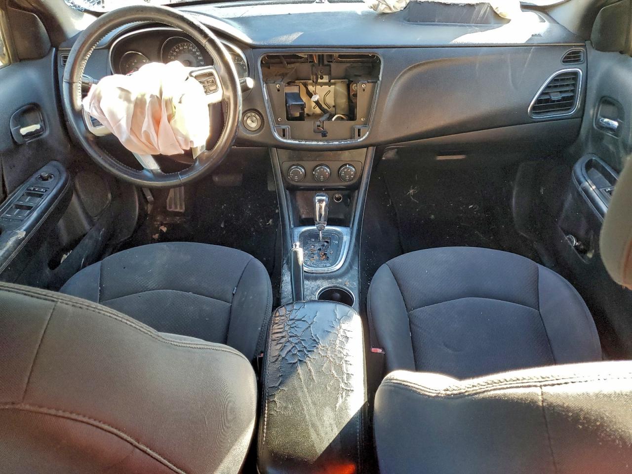 2013 CHRYSLER 200 TOURING photo 8