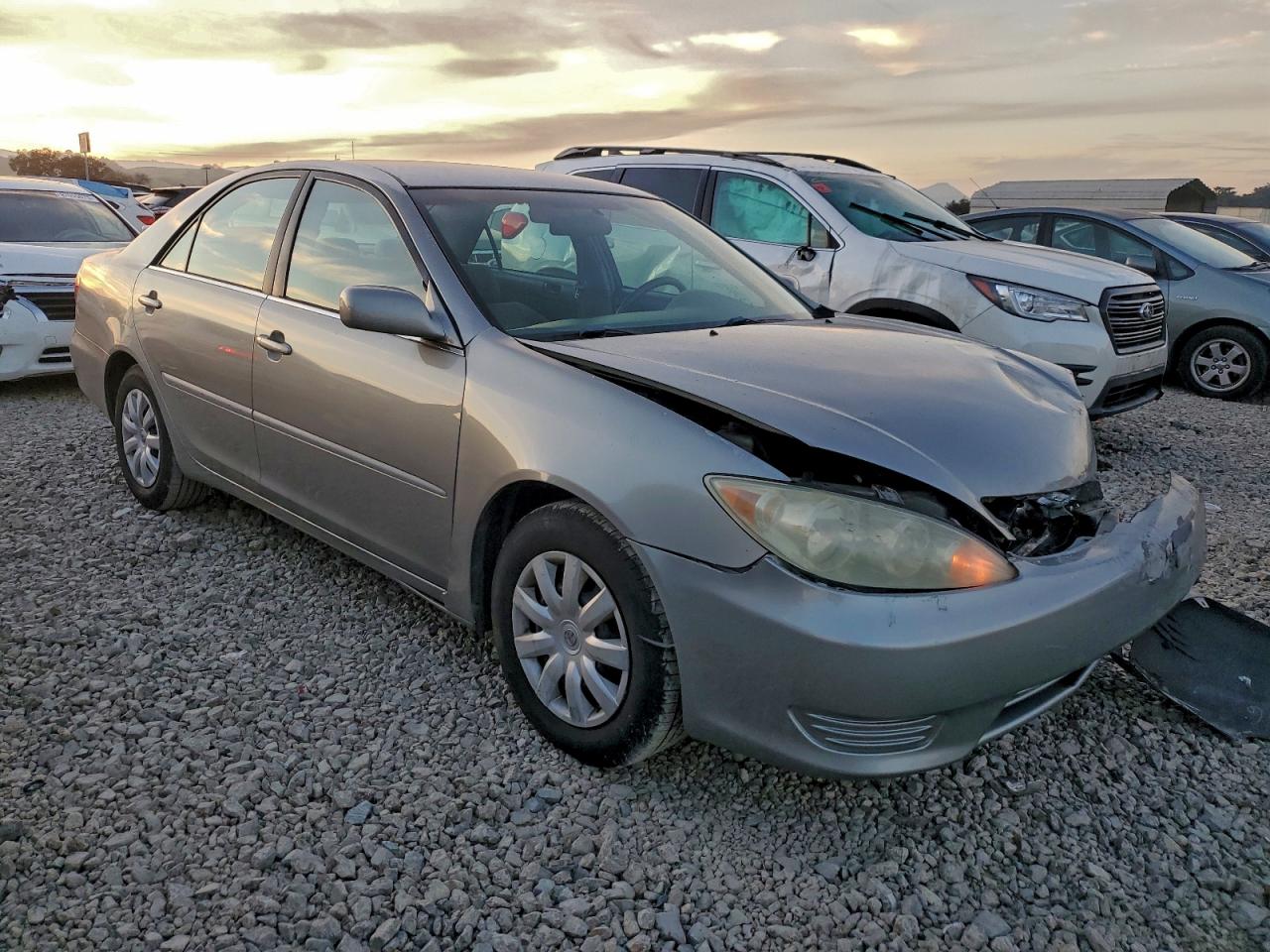 2005 TOYOTA CAMRY LE photo 4