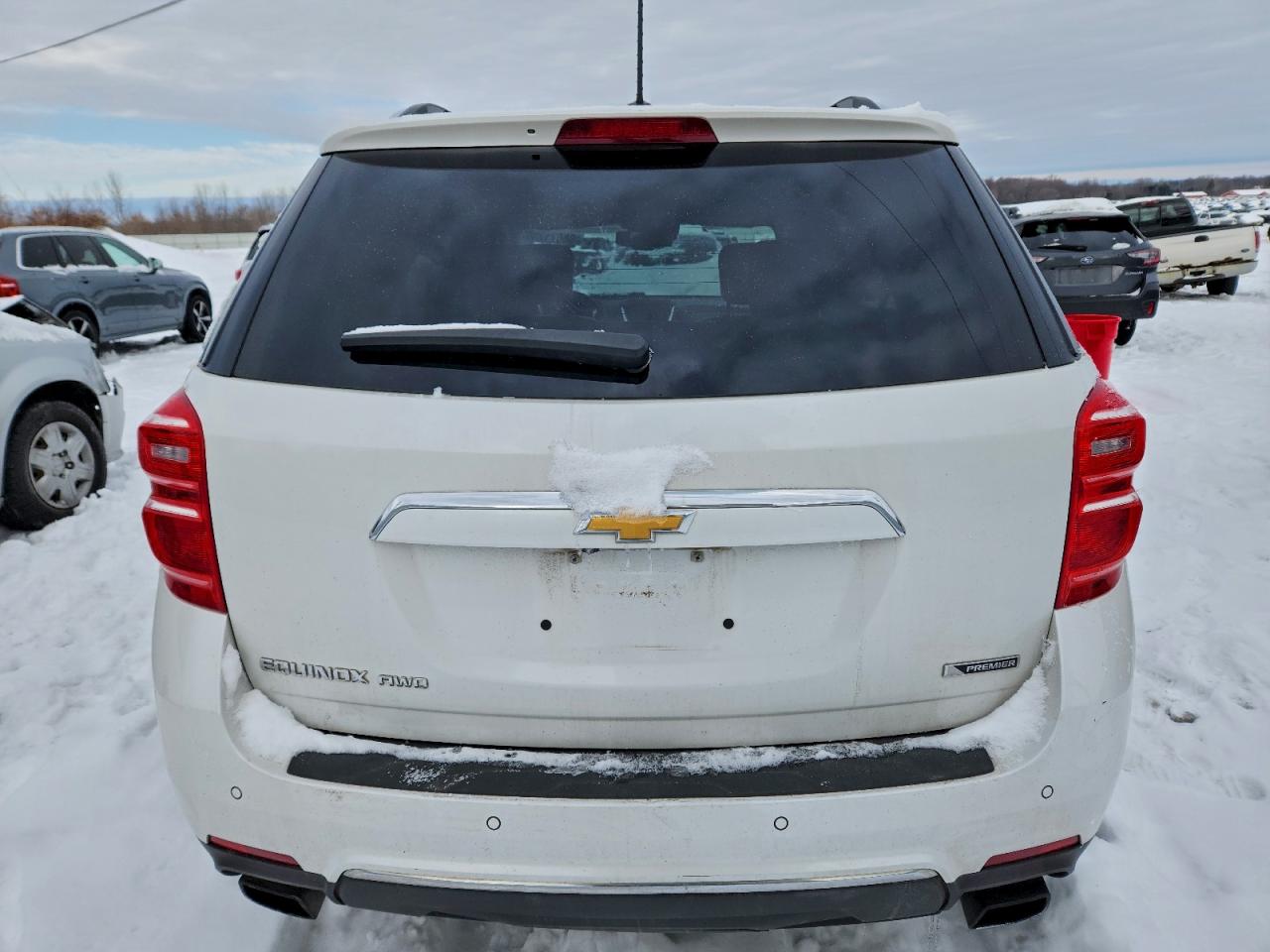 2017 CHEVROLET EQUINOX PREMIER photo 6