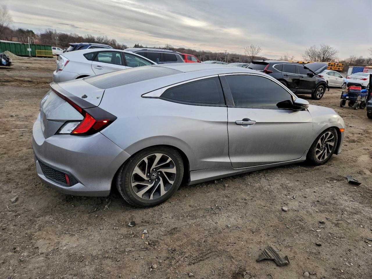 2017 HONDA CIVIC LX photo 3