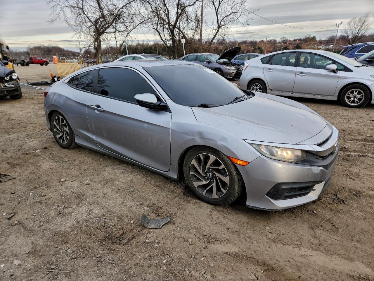 2017 HONDA CIVIC LX photo 4