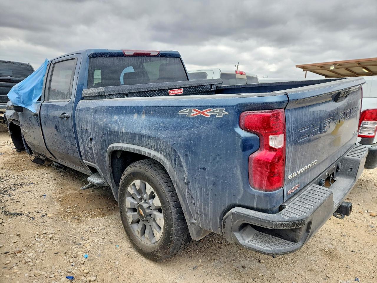 2024 CHEVROLET SILVERADO K2500 CUSTOM photo 2
