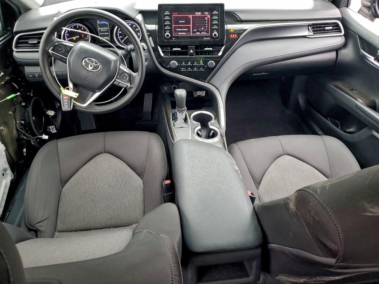 2021 TOYOTA CAMRY LE photo 8