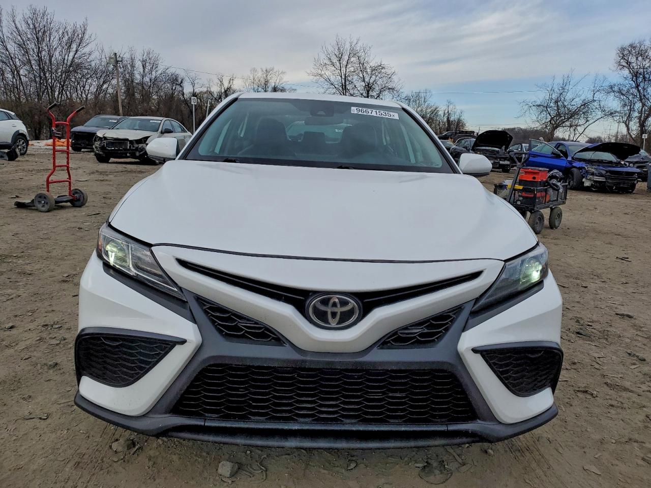 2021 TOYOTA CAMRY SE photo 9