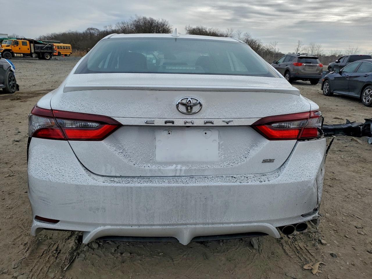 2021 TOYOTA CAMRY SE photo 11
