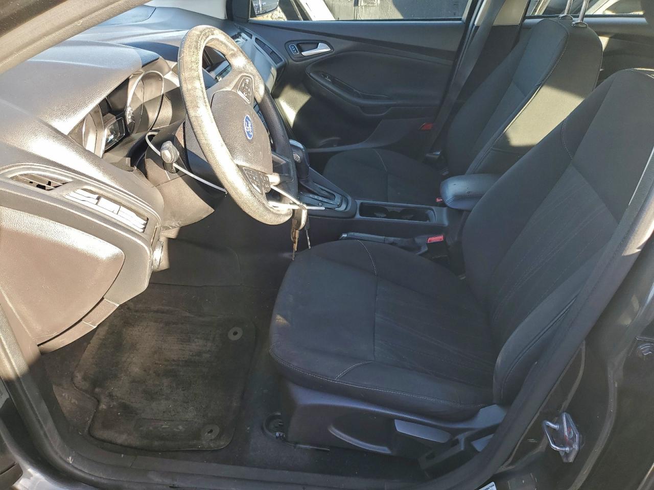 2015 FORD FOCUS SE photo 7