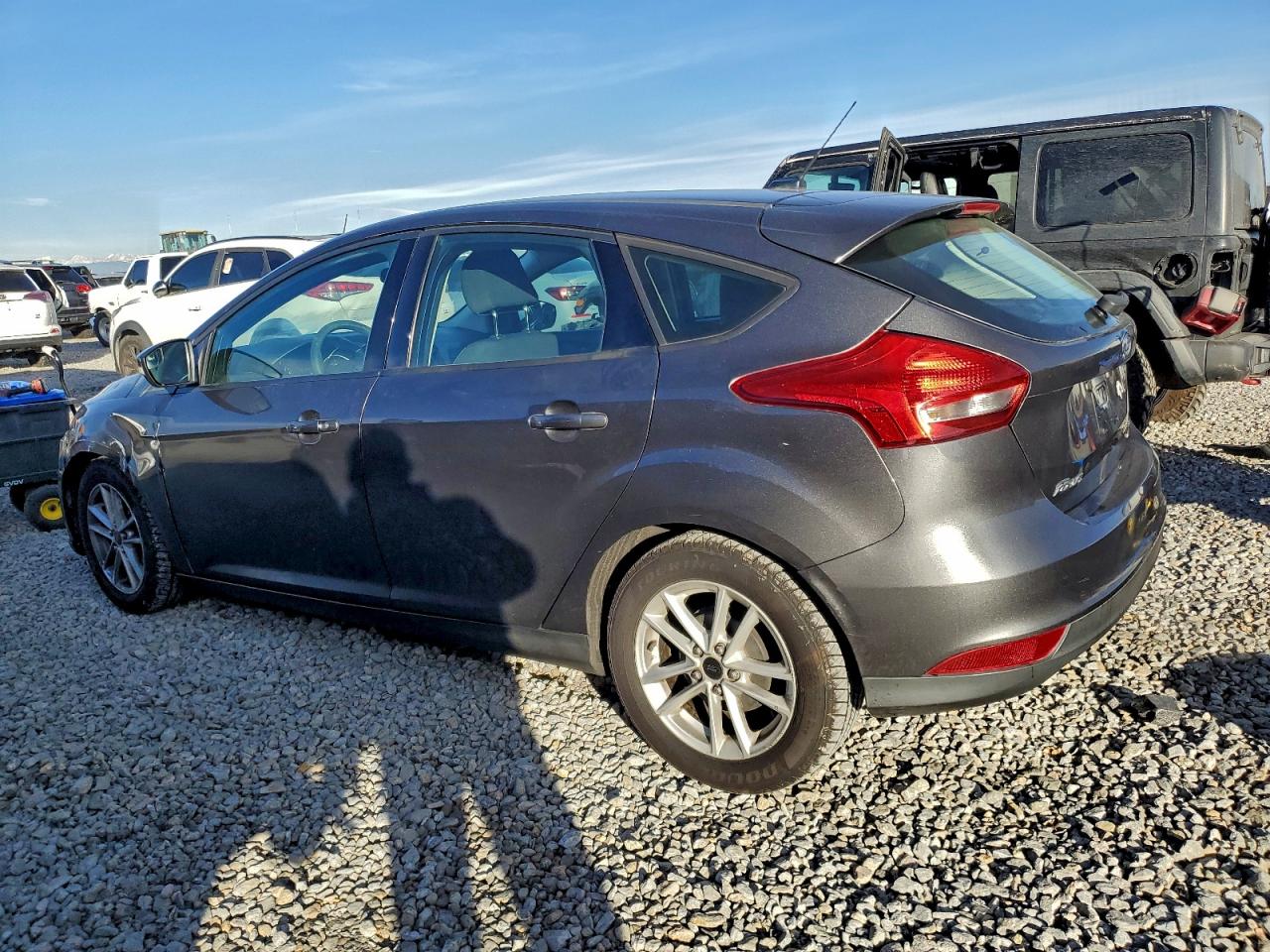 2015 FORD FOCUS SE photo 2