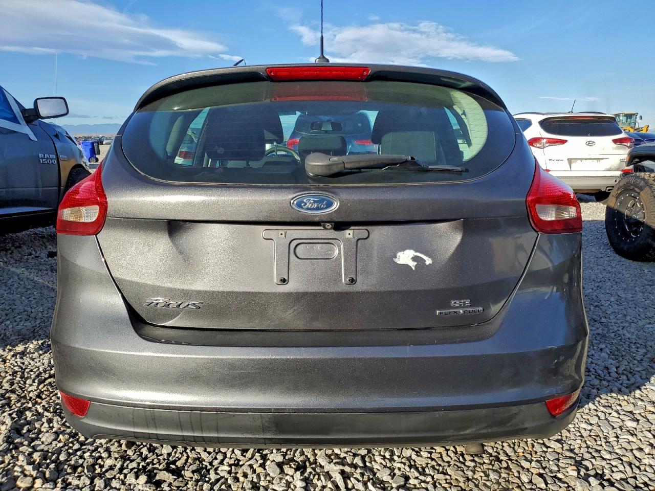 2015 FORD FOCUS SE photo 6
