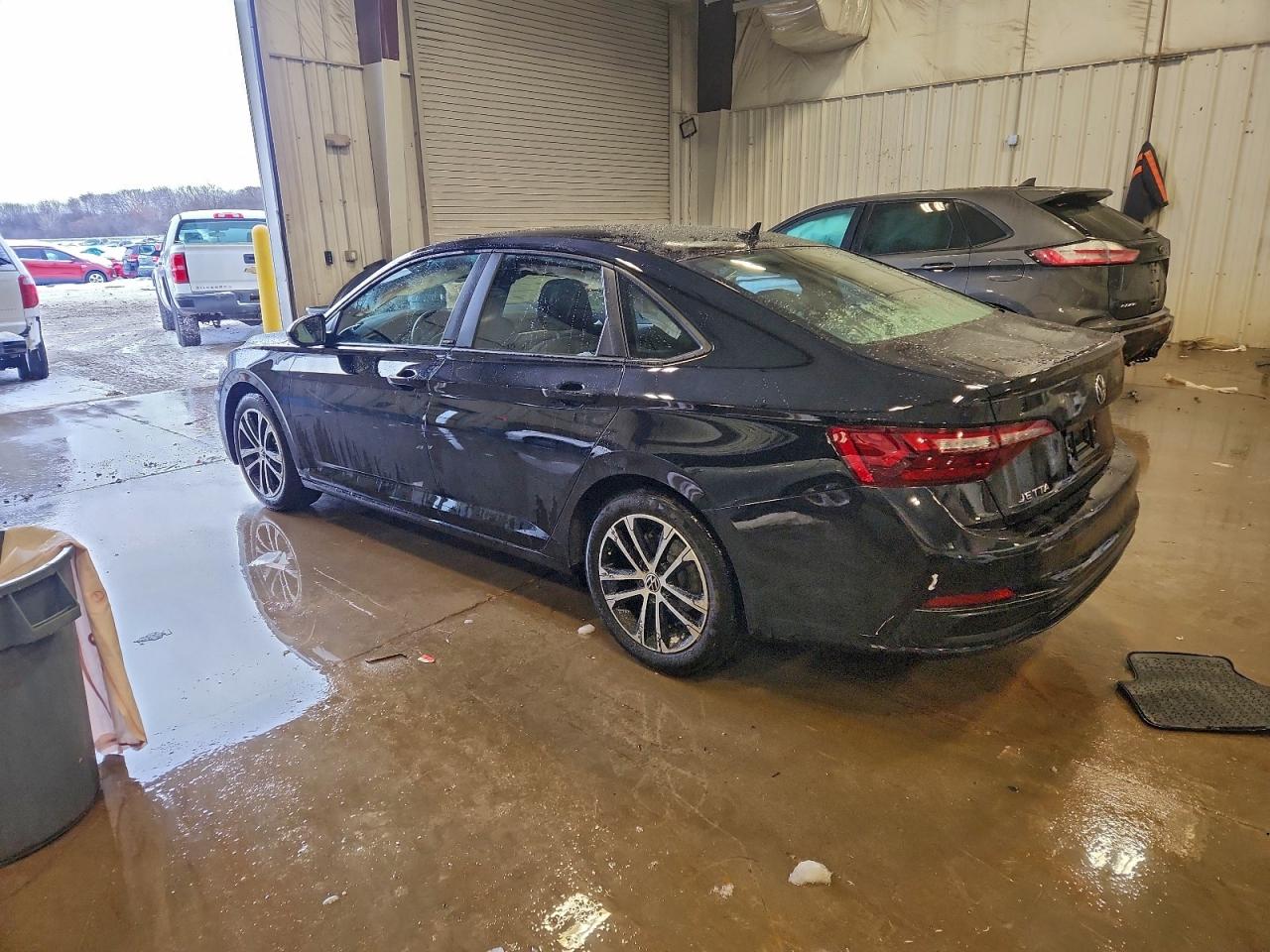 2023 VOLKSWAGEN JETTA SPORT photo 2