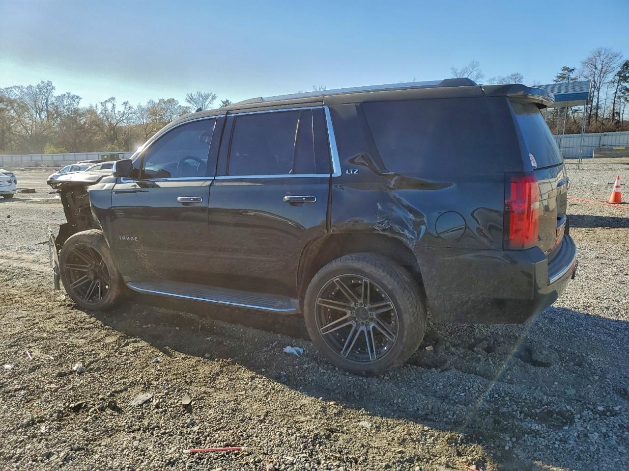 2015 CHEVROLET TAHOE K1500 LTZ photo 2