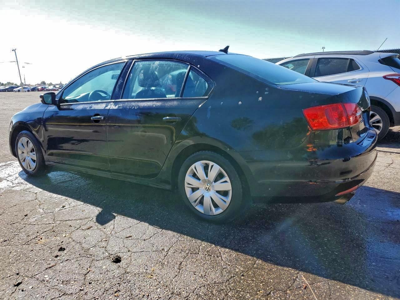 2014 VOLKSWAGEN JETTA SE photo 2