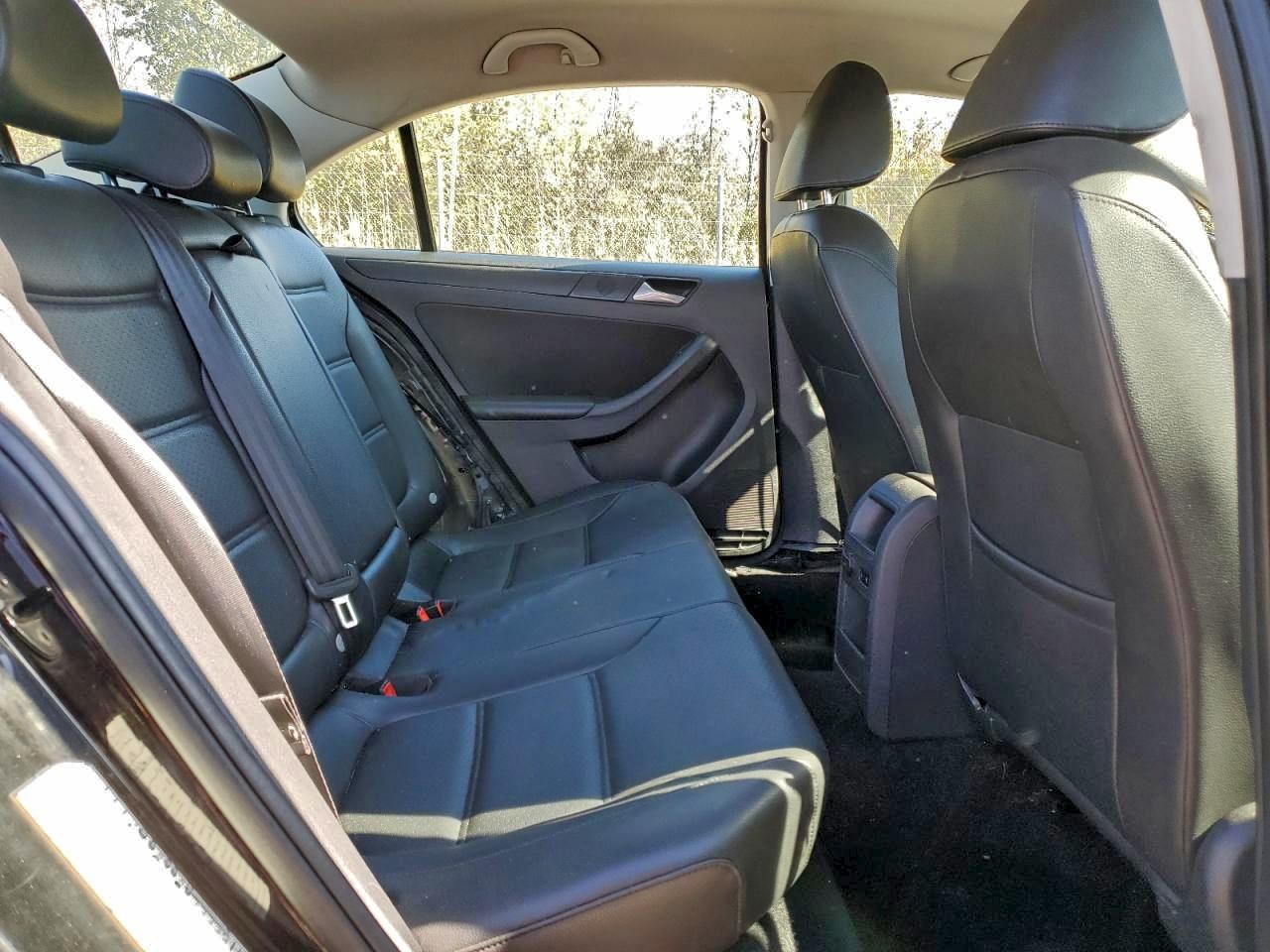 2014 VOLKSWAGEN JETTA SE photo 10