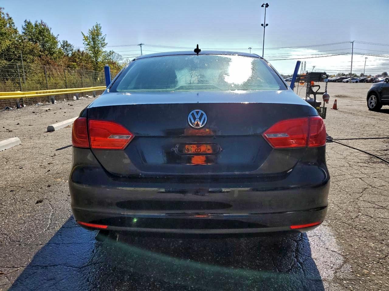 2014 VOLKSWAGEN JETTA SE photo 6