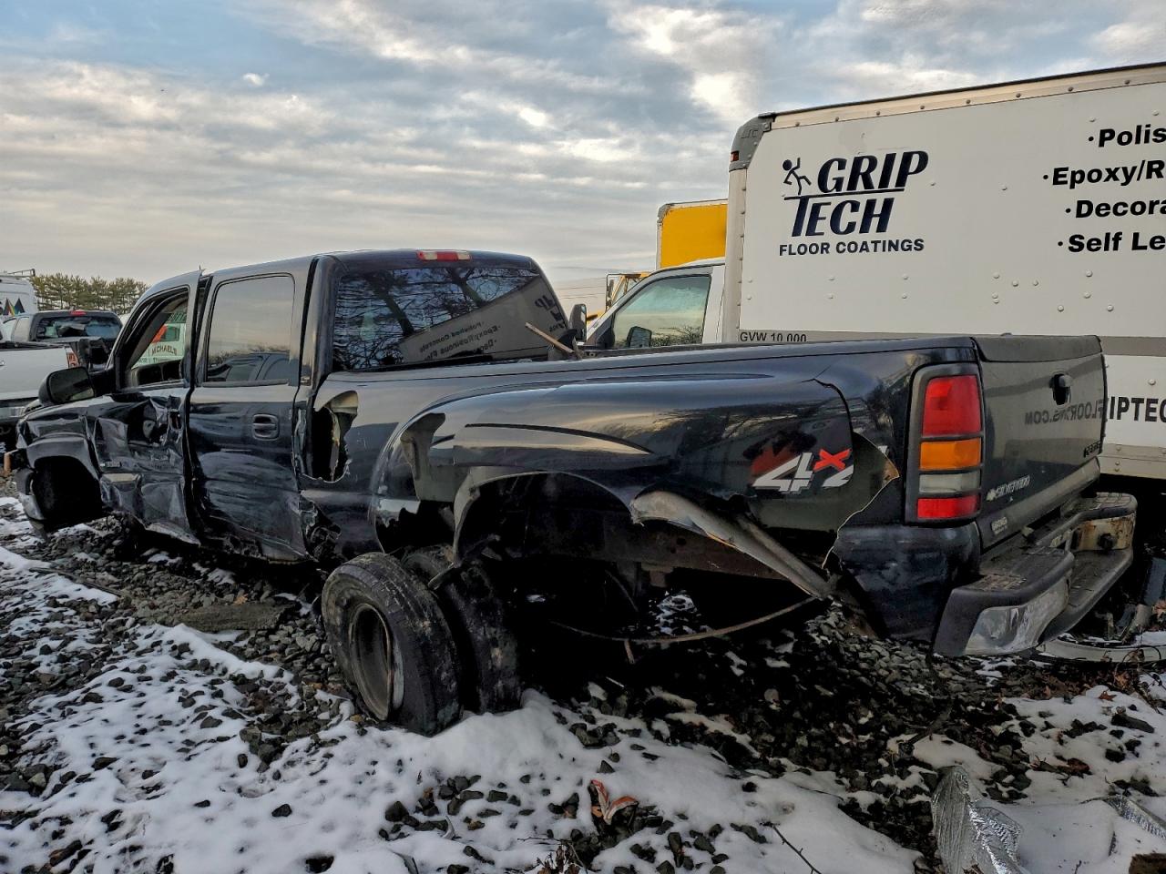 2005 CHEVROLET SILVERADO K3500 photo 3