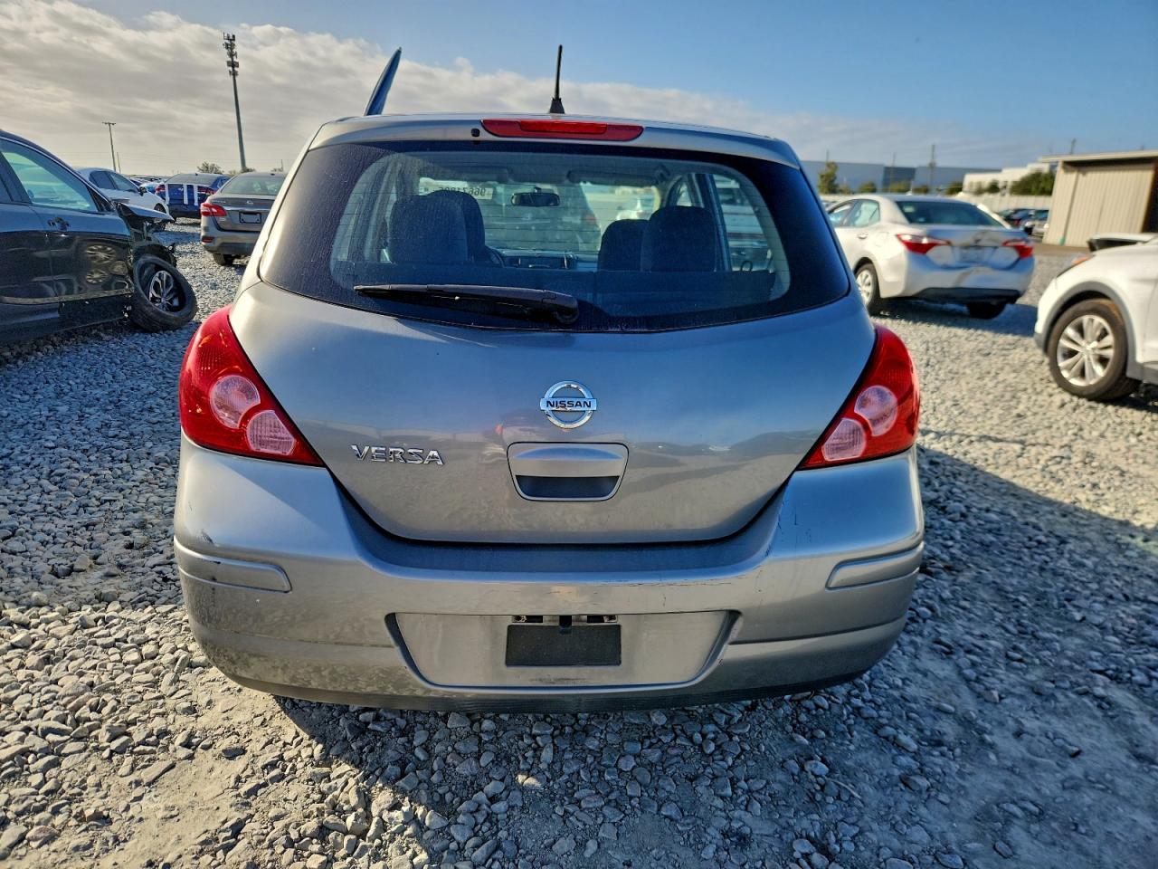 2012 NISSAN VERSA S photo 6